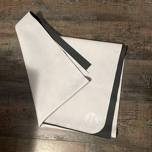 *2/30$* Lululemon hot yoga mat